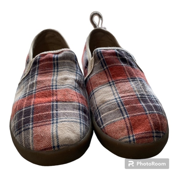 Sanuk Range Plaid Slipons Men’s size 7-Ladies 8.5